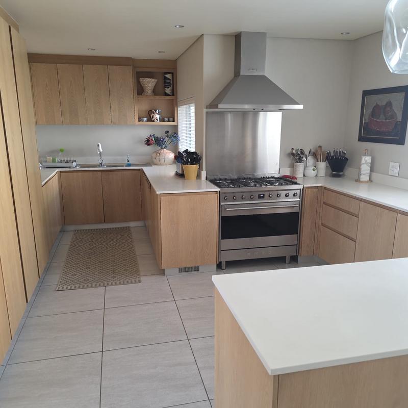 3 Bedroom Property for Sale in Green Point Western Cape